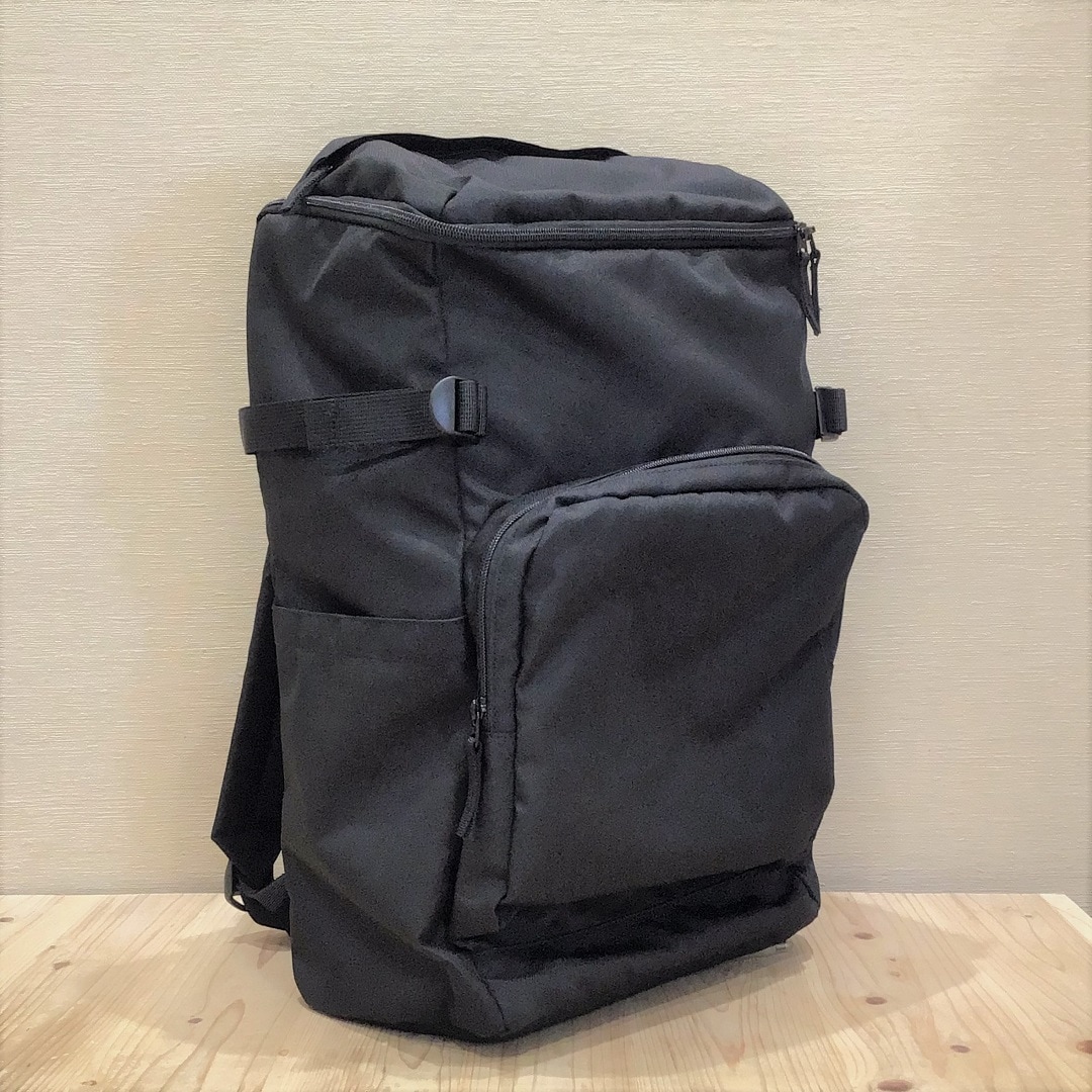 ららぽーと新三郷】 肩の負担を軽くする 撥水 上から開くリュック